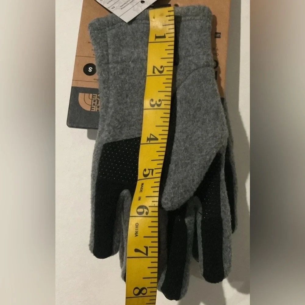 The North Face Youth Denali Etip Fleece Lined Tech Gloves Sz S Gray & Black NWT